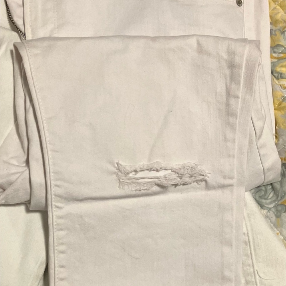 Levi's White Distressed Jeans